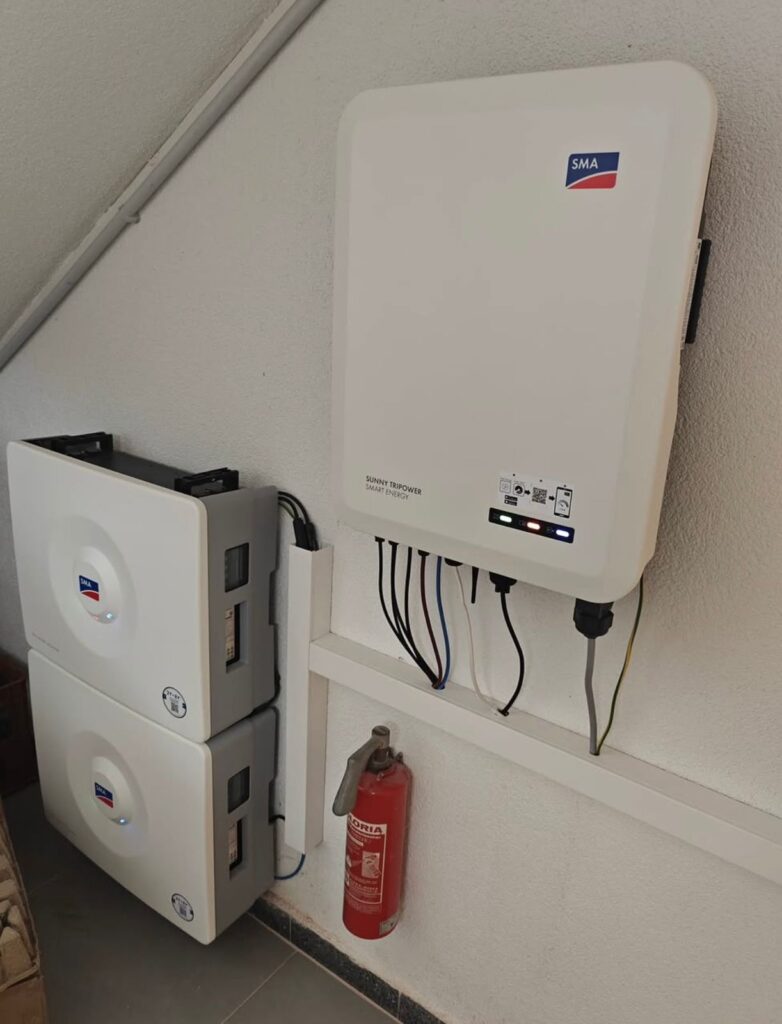 PV-Anlage mit Batteriespeicher und Wechselrichter in Elchesheim-Illingen installiert